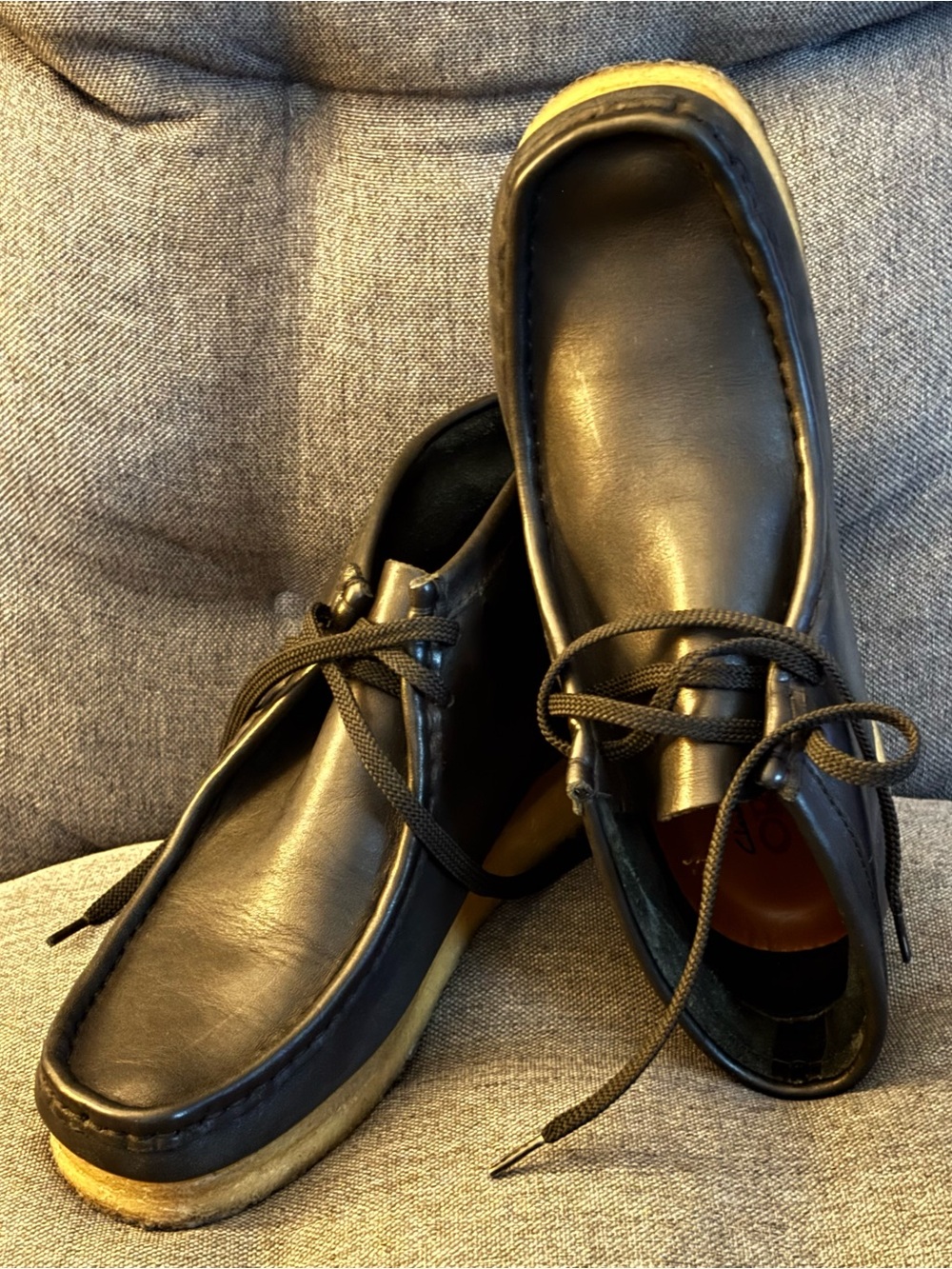 CLARKS ORIGINAL WALLABEE CHUKKA BOOT BLK, size 9M